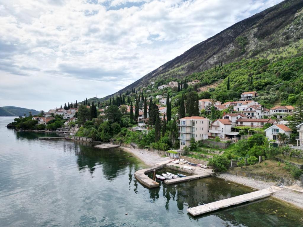 Detached Villa With Stunning Views In Njivice, Montenegro Exteriér fotografie